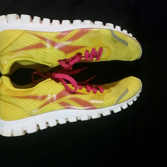 Reebok Yellow Fuchsia Sports Shoes -- Final Price - Picture 4 of 8
